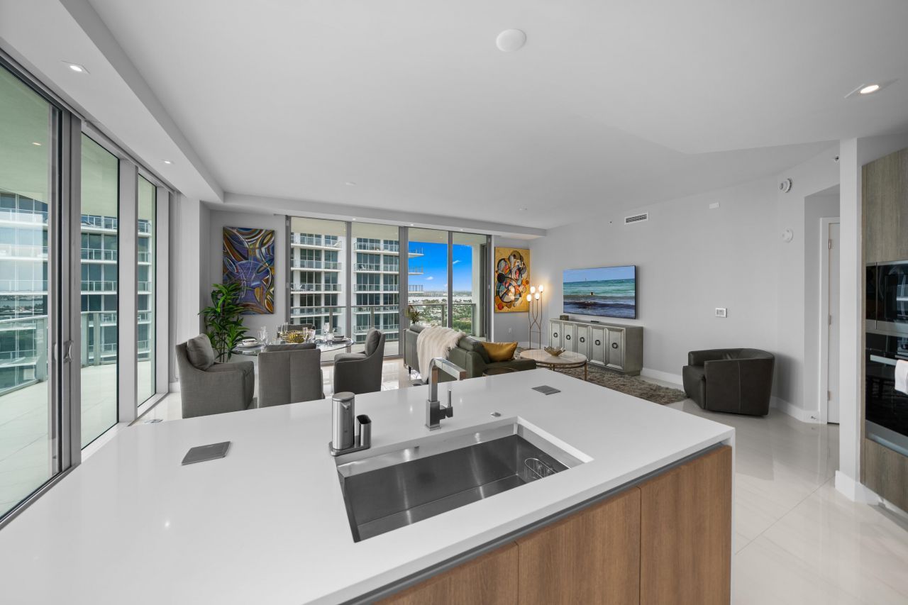 3100 N Ocean Drive, Unit H-1608, Singer Island, FL 33404 Photo