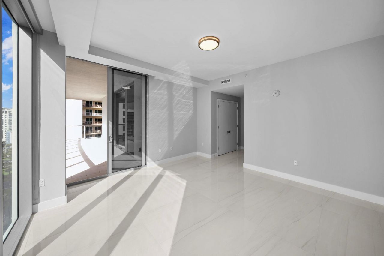 3100 N Ocean Drive, Unit H-1608, Singer Island, FL 33404 Photo