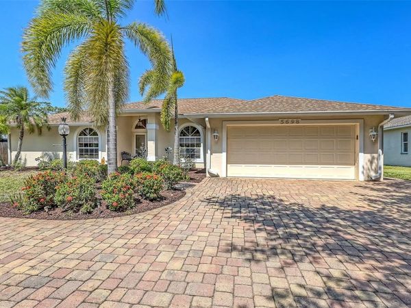5698 COUNTRY WALK LANE, SARASOTA, FL 34233