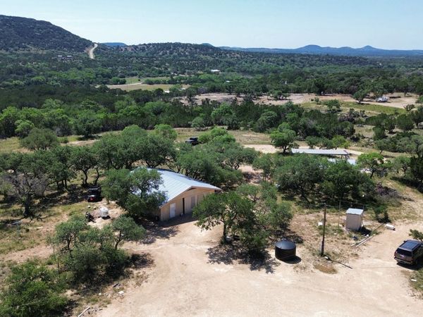 106 E Mari-B Dr., Center Point, TX 78010