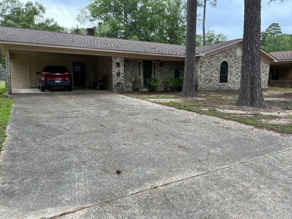 726 Carter St, Fordyce, AR 71742