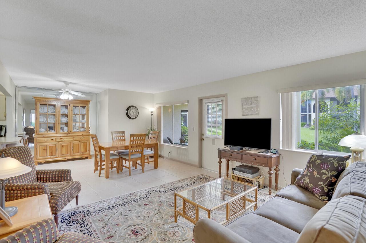 331 Knotty Pine Circle, Unit C-1, Greenacres, FL 33463 Photo