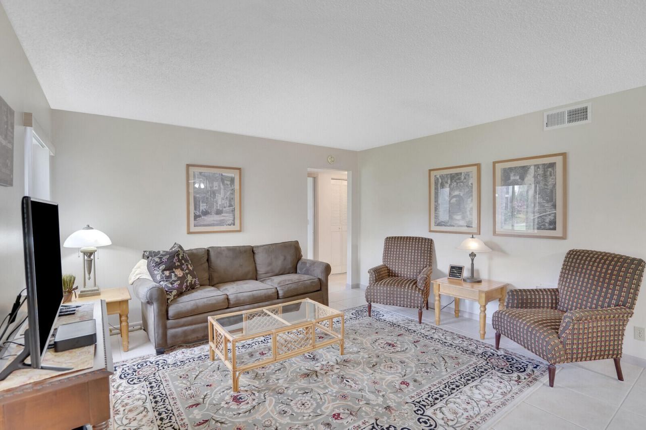 331 Knotty Pine Circle, Unit C-1, Greenacres, FL 33463 Photo