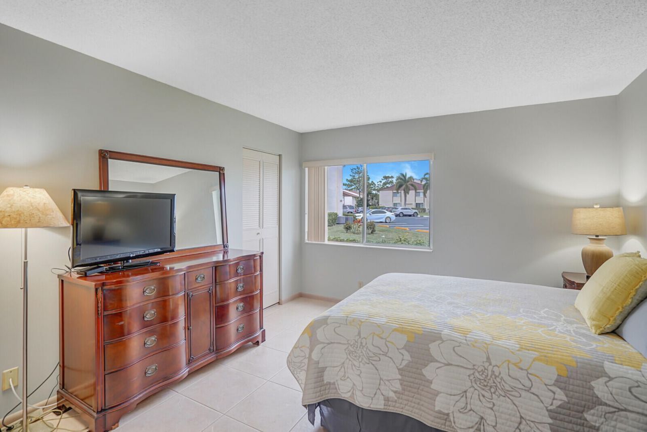 331 Knotty Pine Circle, Unit C-1, Greenacres, FL 33463 Photo