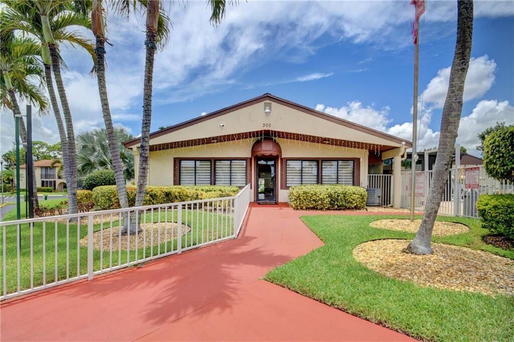 331 Knotty Pine Circle, Unit C-1, Greenacres, FL 33463 Photo