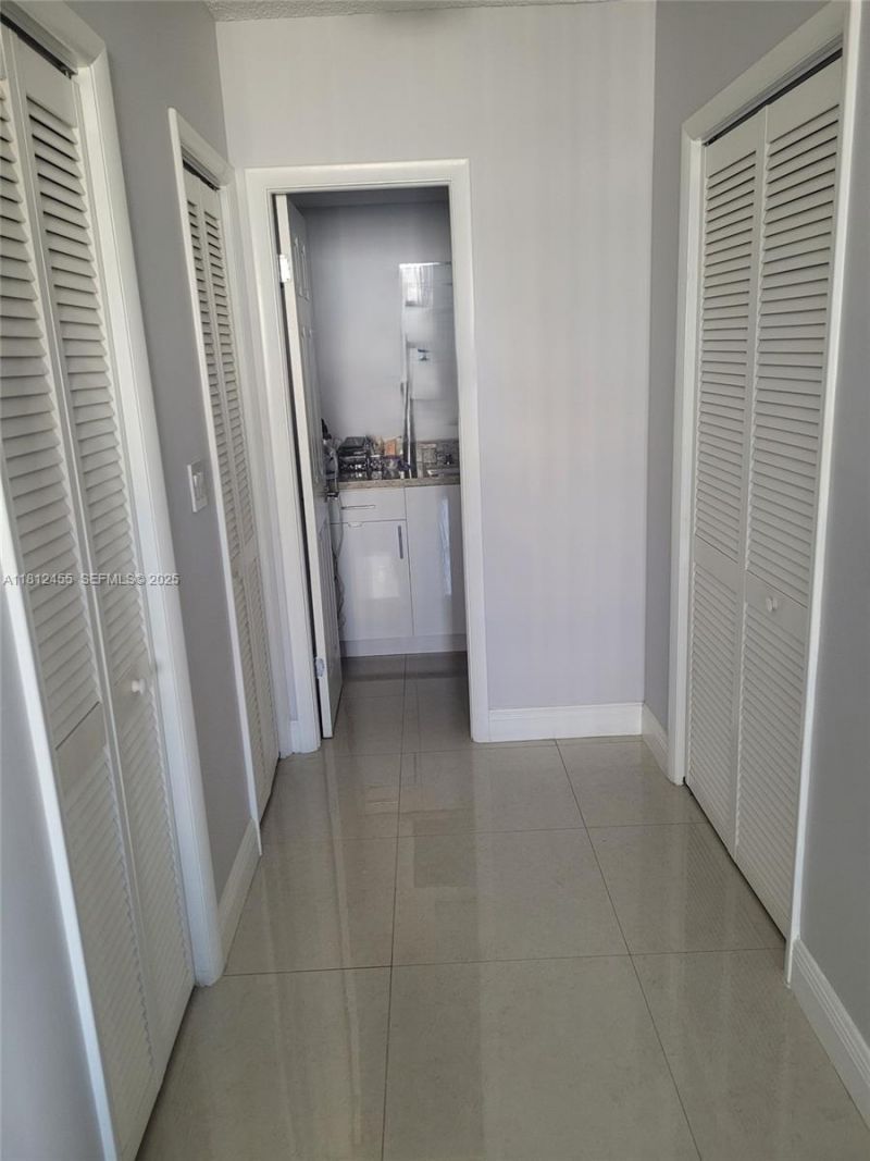 4330 Hillcrest Dr, Unit 619, Hollywood, FL 33021 Photo