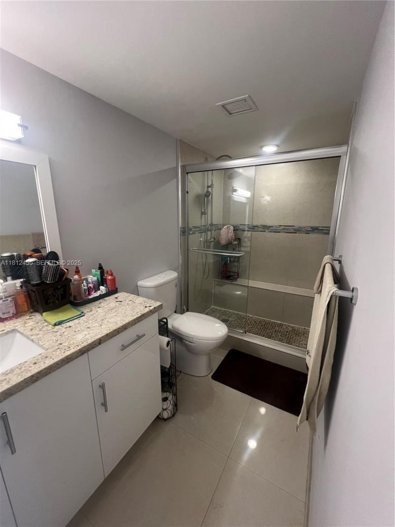 4330 Hillcrest Dr, Unit 619, Hollywood, FL 33021 Photo