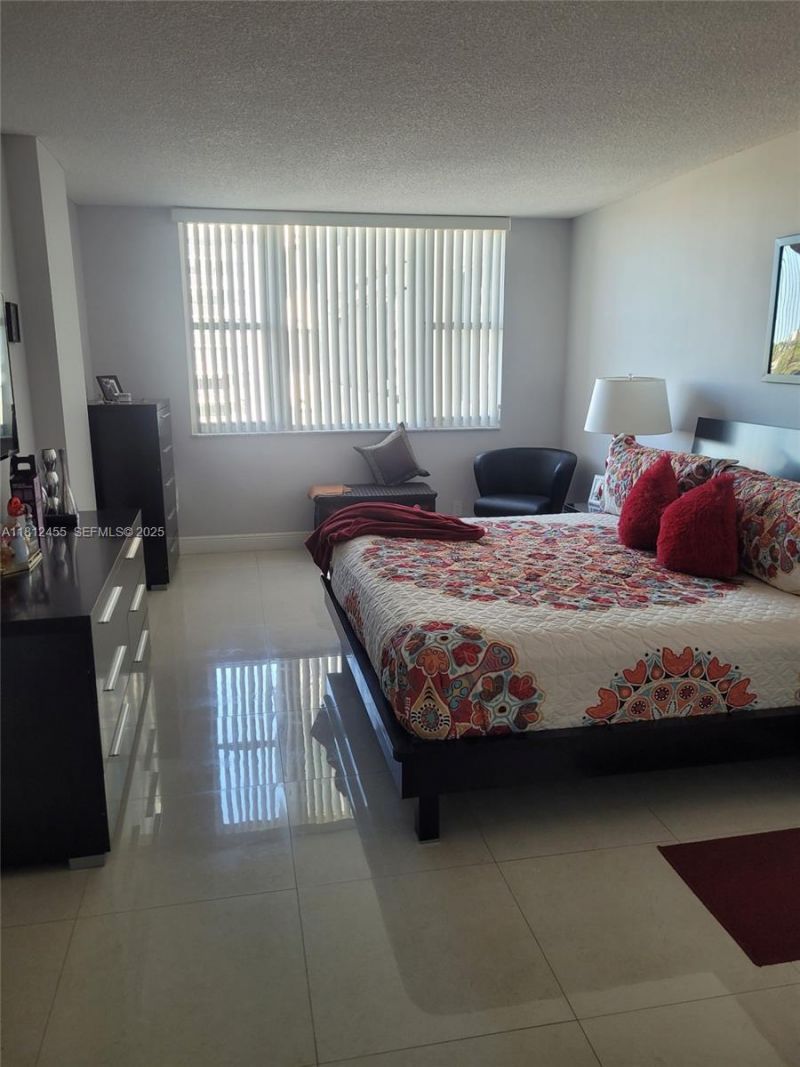 4330 Hillcrest Dr, Unit 619, Hollywood, FL 33021 Photo