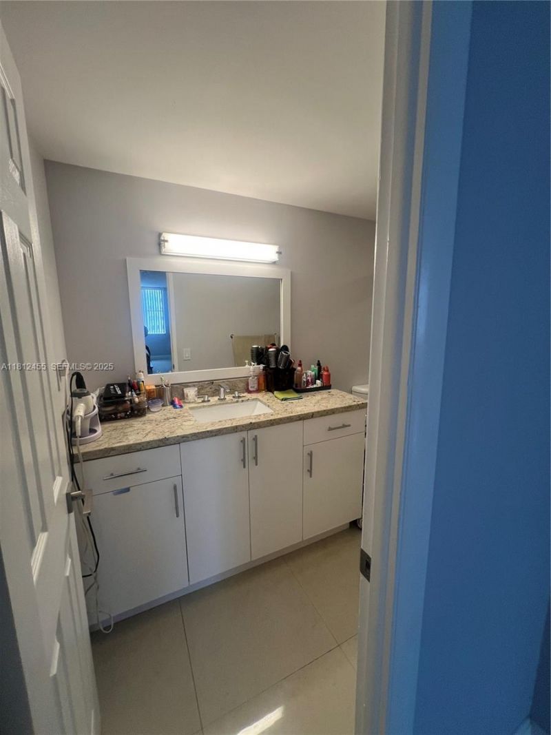 4330 Hillcrest Dr, Unit 619, Hollywood, FL 33021 Photo