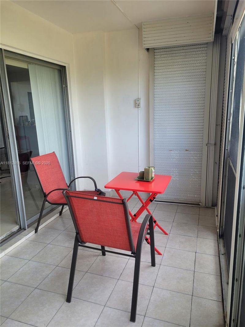 4330 Hillcrest Dr, Unit 619, Hollywood, FL 33021 Photo