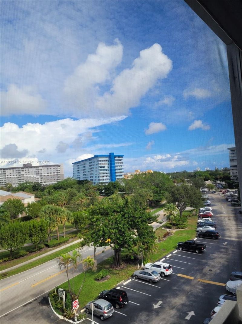 4330 Hillcrest Dr, Unit 619, Hollywood, FL 33021 Photo