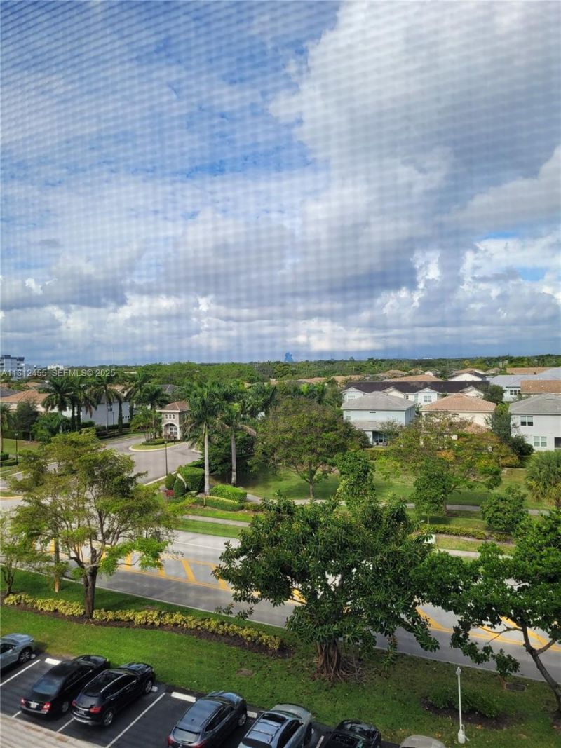 4330 Hillcrest Dr, Unit 619, Hollywood, FL 33021 Photo