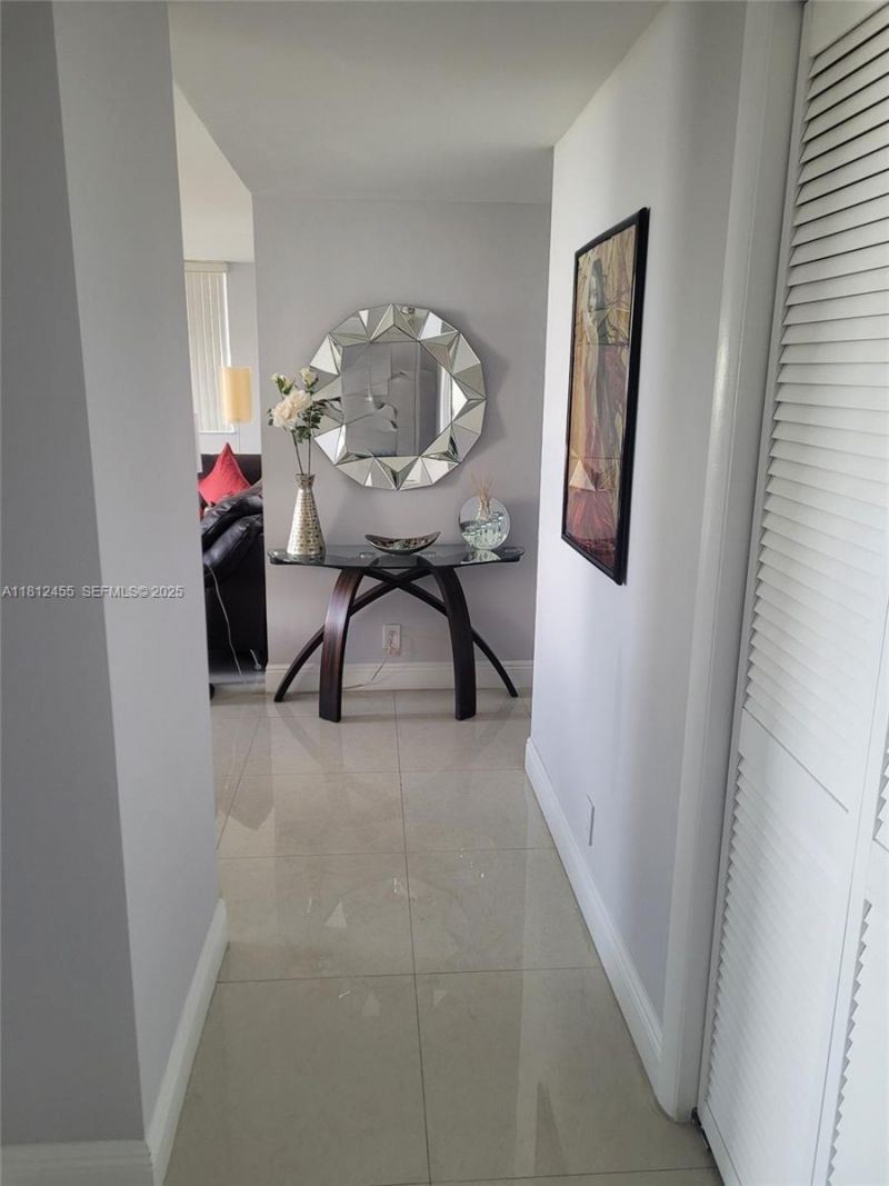 4330 Hillcrest Dr, Unit 619, Hollywood, FL 33021 Photo