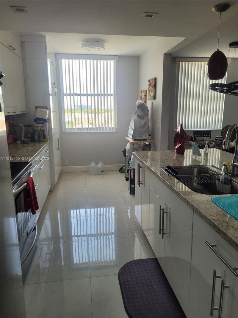 4330 Hillcrest Dr, Unit 619, Hollywood, FL 33021 Photo