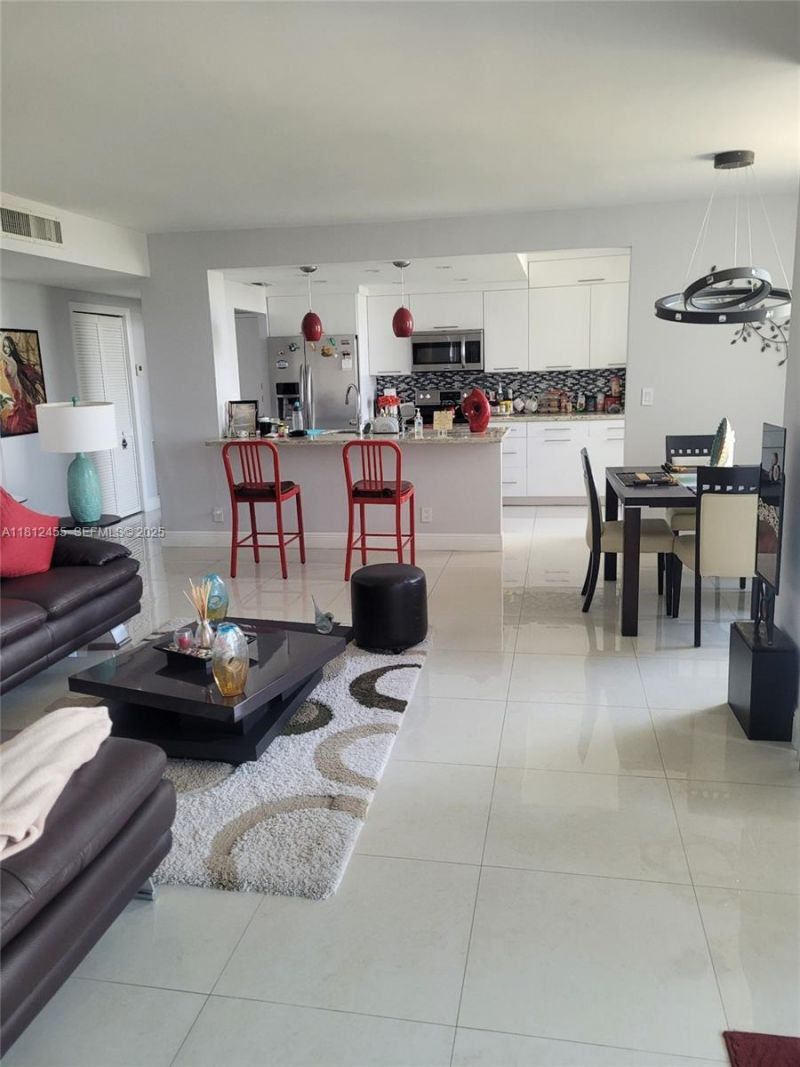 4330 Hillcrest Dr, Unit 619, Hollywood, FL 33021 Photo