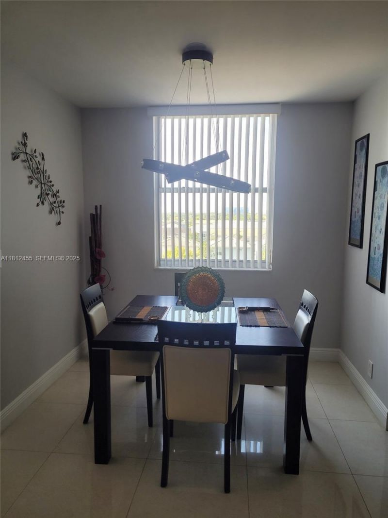 4330 Hillcrest Dr, Unit 619, Hollywood, FL 33021 Photo