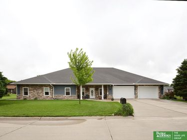 220 Taylor Street, Saint Paul, NE 68837