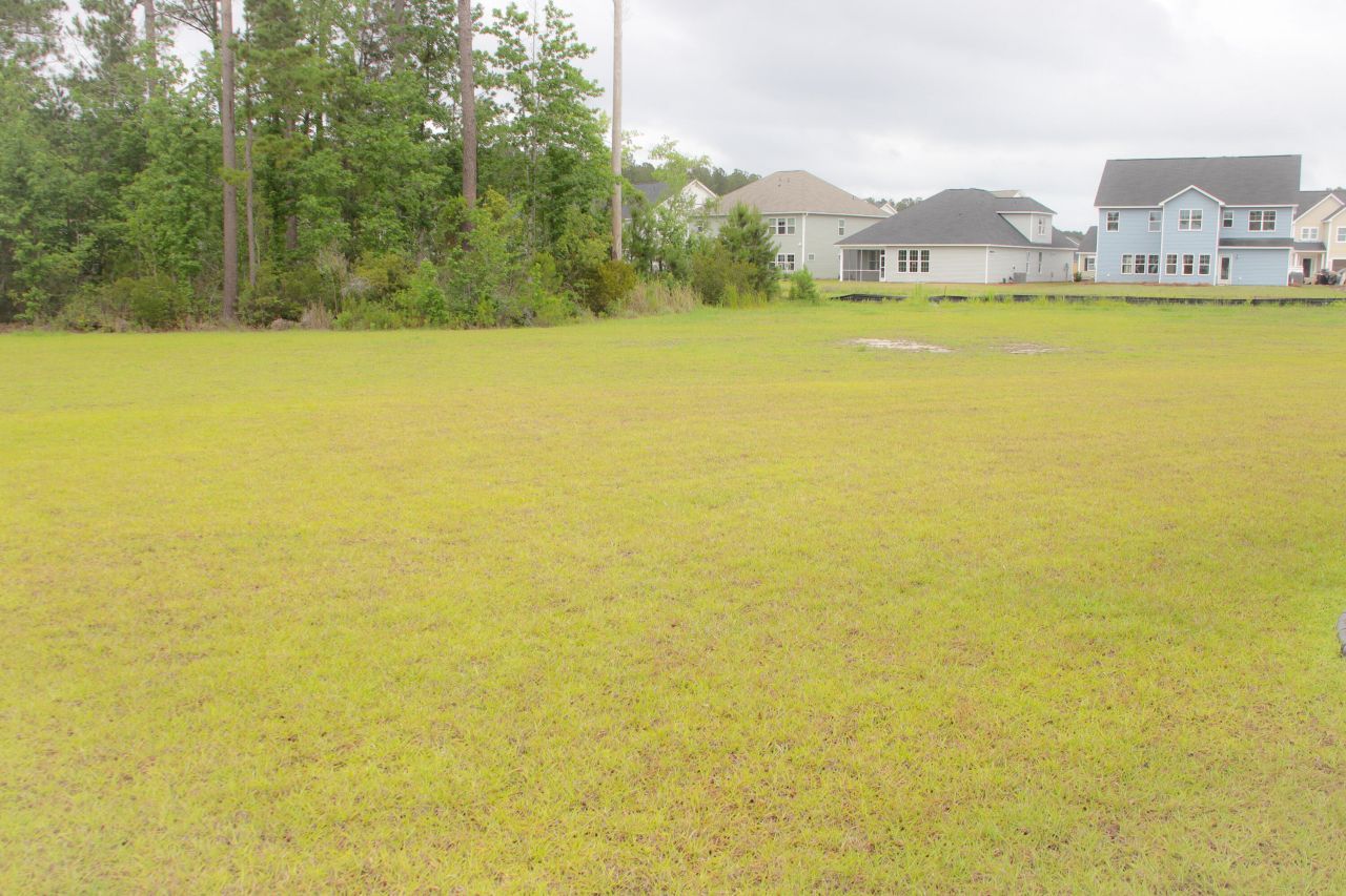 683 Yellow Leaf Lane Photo 8