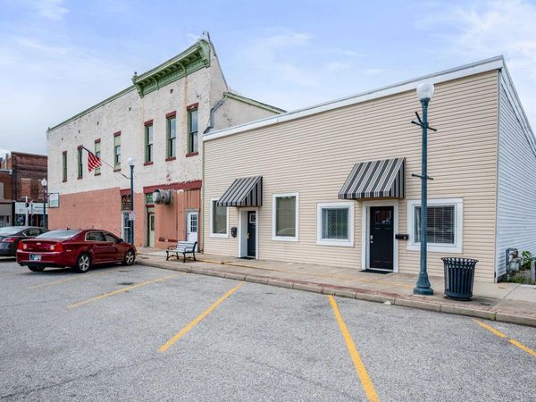 16 N Washington Street, Knightstown, IN 46148