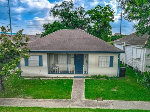 917 HICKORY Avenue, Harahan, LA 70123