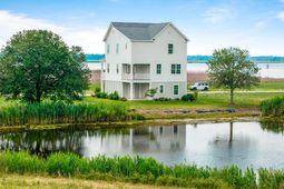 1716 Cravens Street photo 4