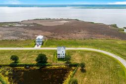 1716 Cravens Street photo 4