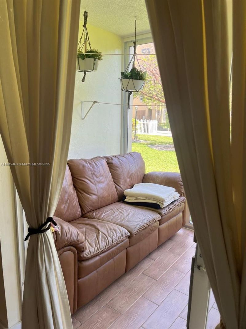 620 NE 12th Ave, Unit 107, Hallandale Beach, FL 33009 Photo