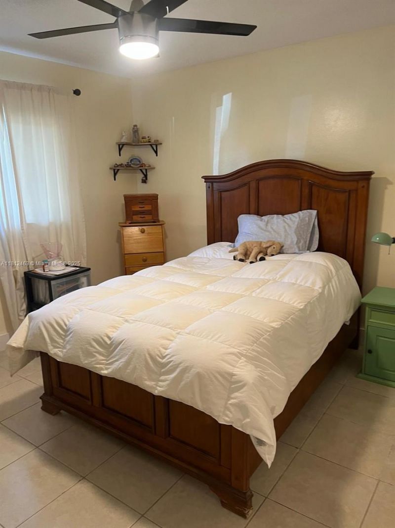 620 NE 12th Ave, Unit 107, Hallandale Beach, FL 33009 Photo