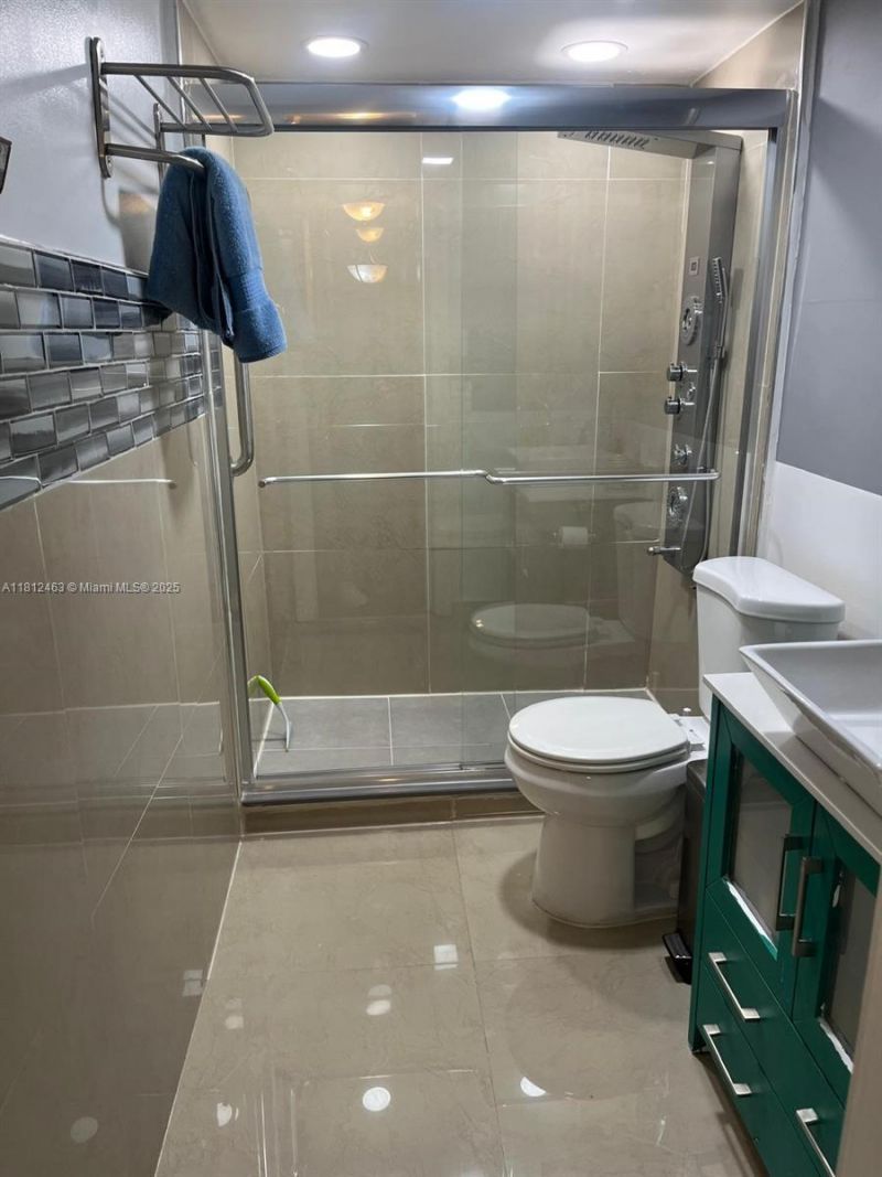 620 NE 12th Ave, Unit 107, Hallandale Beach, FL 33009 Photo