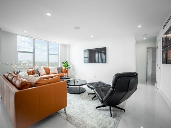 5600 Collins Ave, Unit 14K, Miami Beach, FL 33140