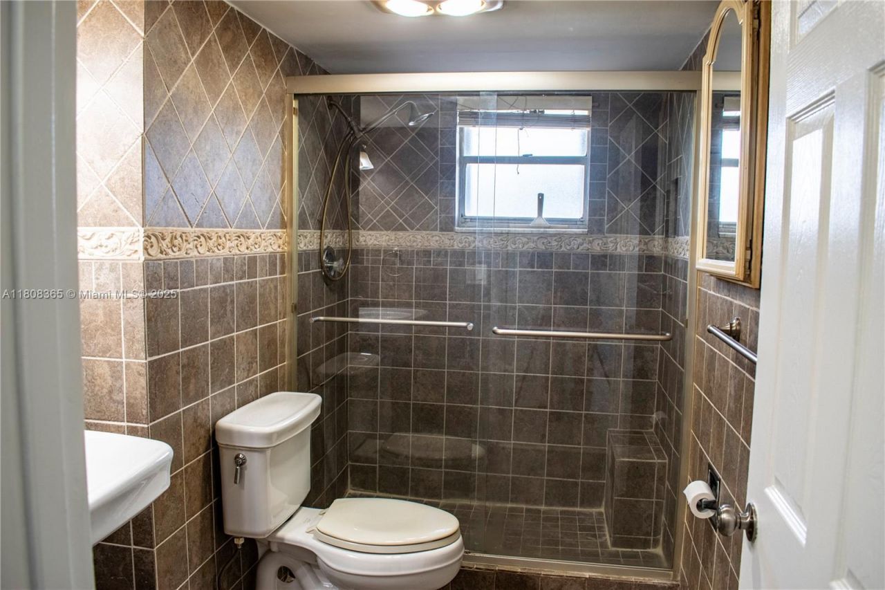 3090 Holiday Springs Blvd, Unit 305, Margate, FL 33063 Photo