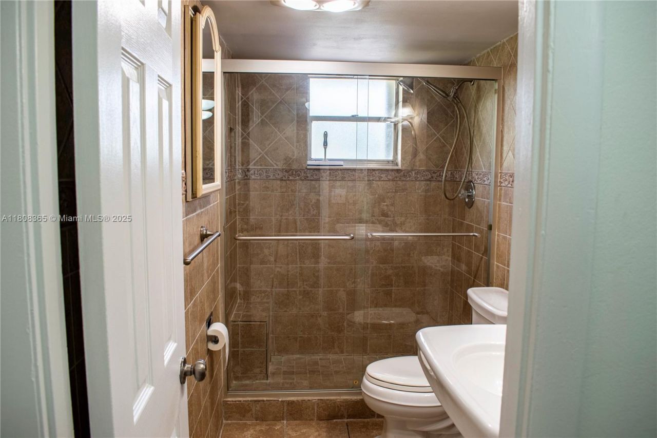 3090 Holiday Springs Blvd, Unit 305, Margate, FL 33063 Photo