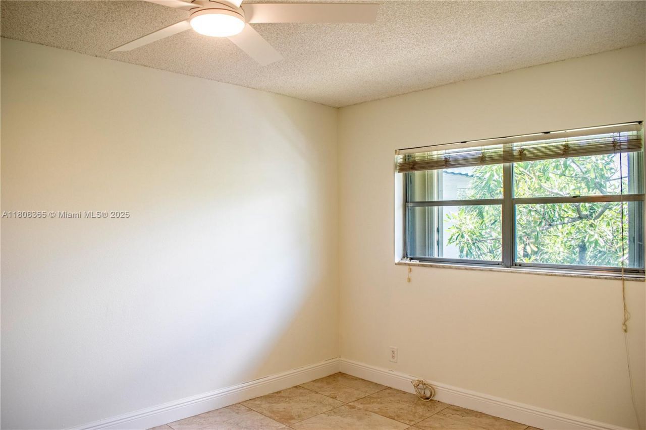3090 Holiday Springs Blvd, Unit 305, Margate, FL 33063 Photo