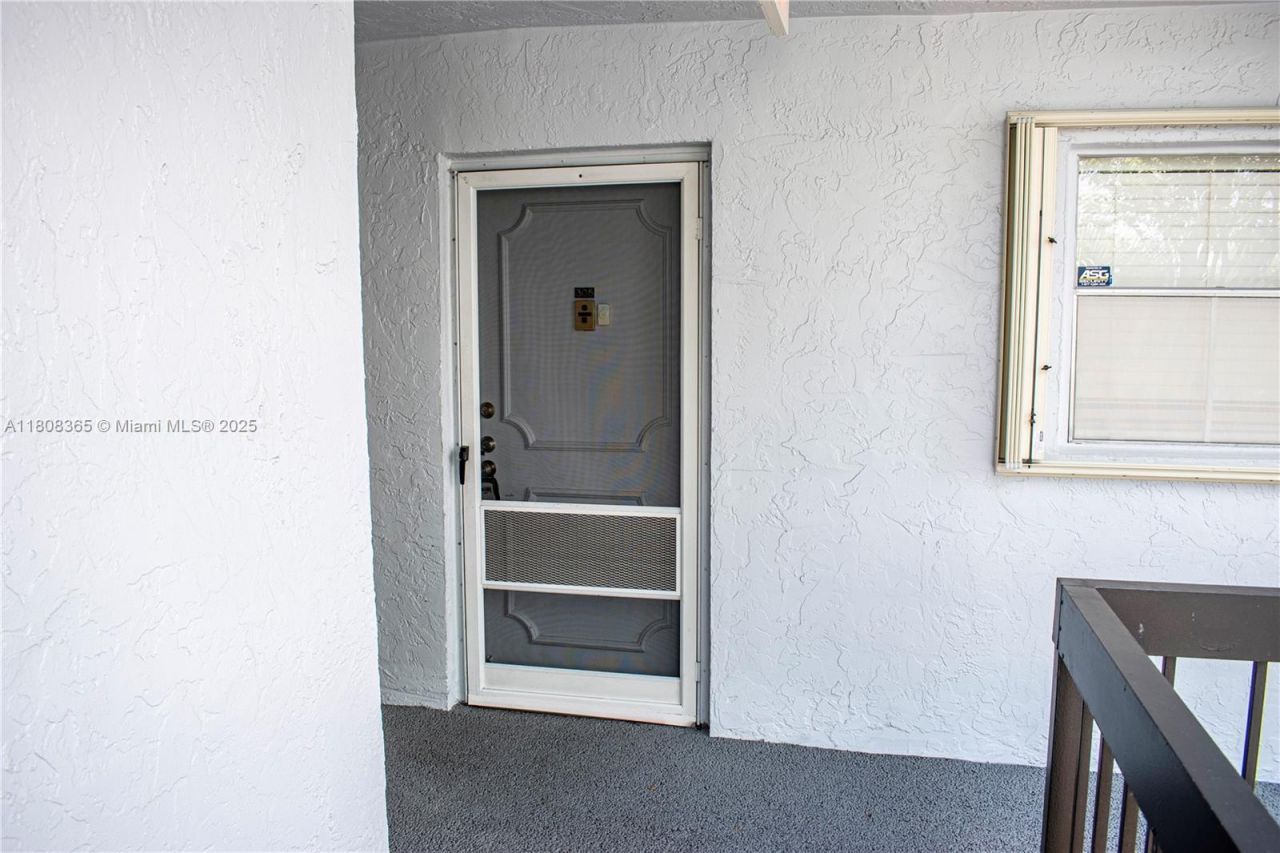 3090 Holiday Springs Blvd, Unit 305, Margate, FL 33063 Photo