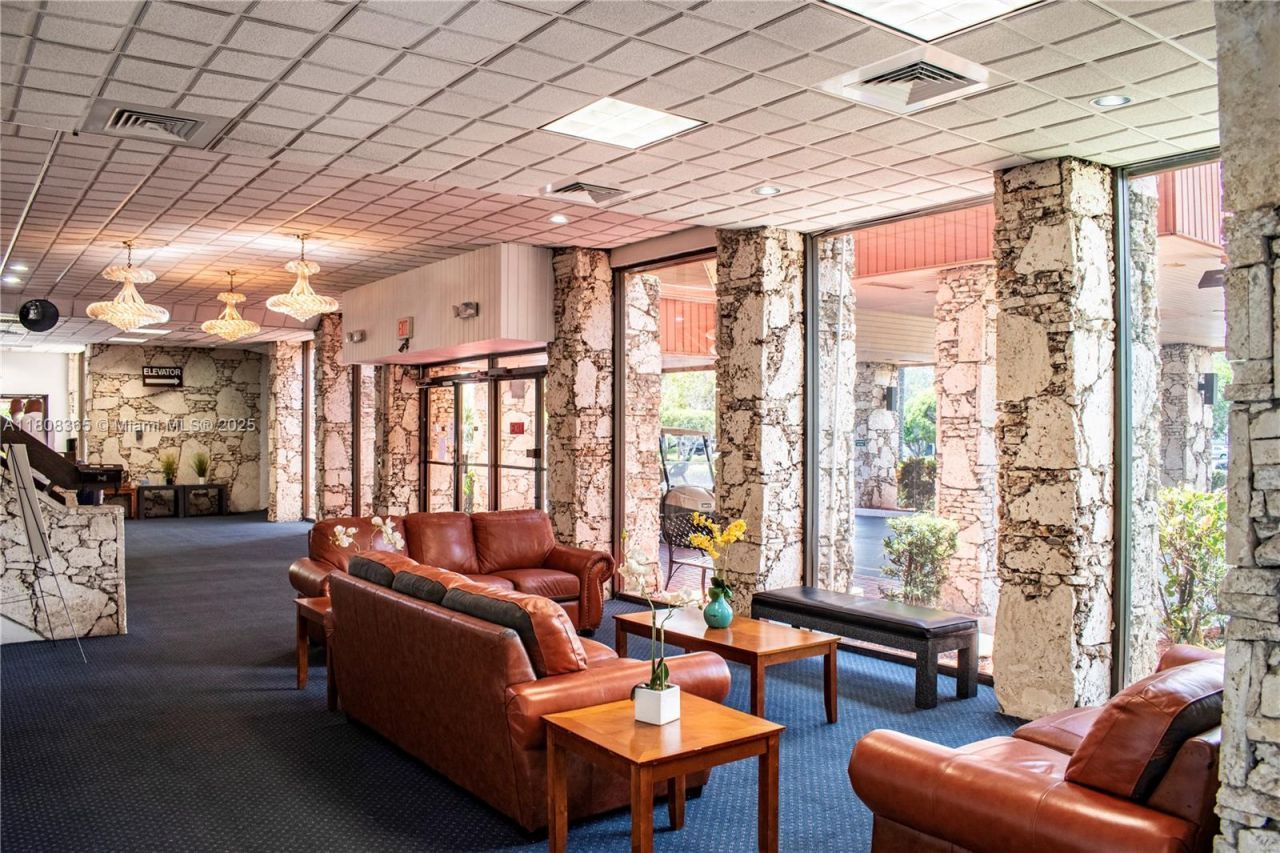 3090 Holiday Springs Blvd, Unit 305, Margate, FL 33063 Photo