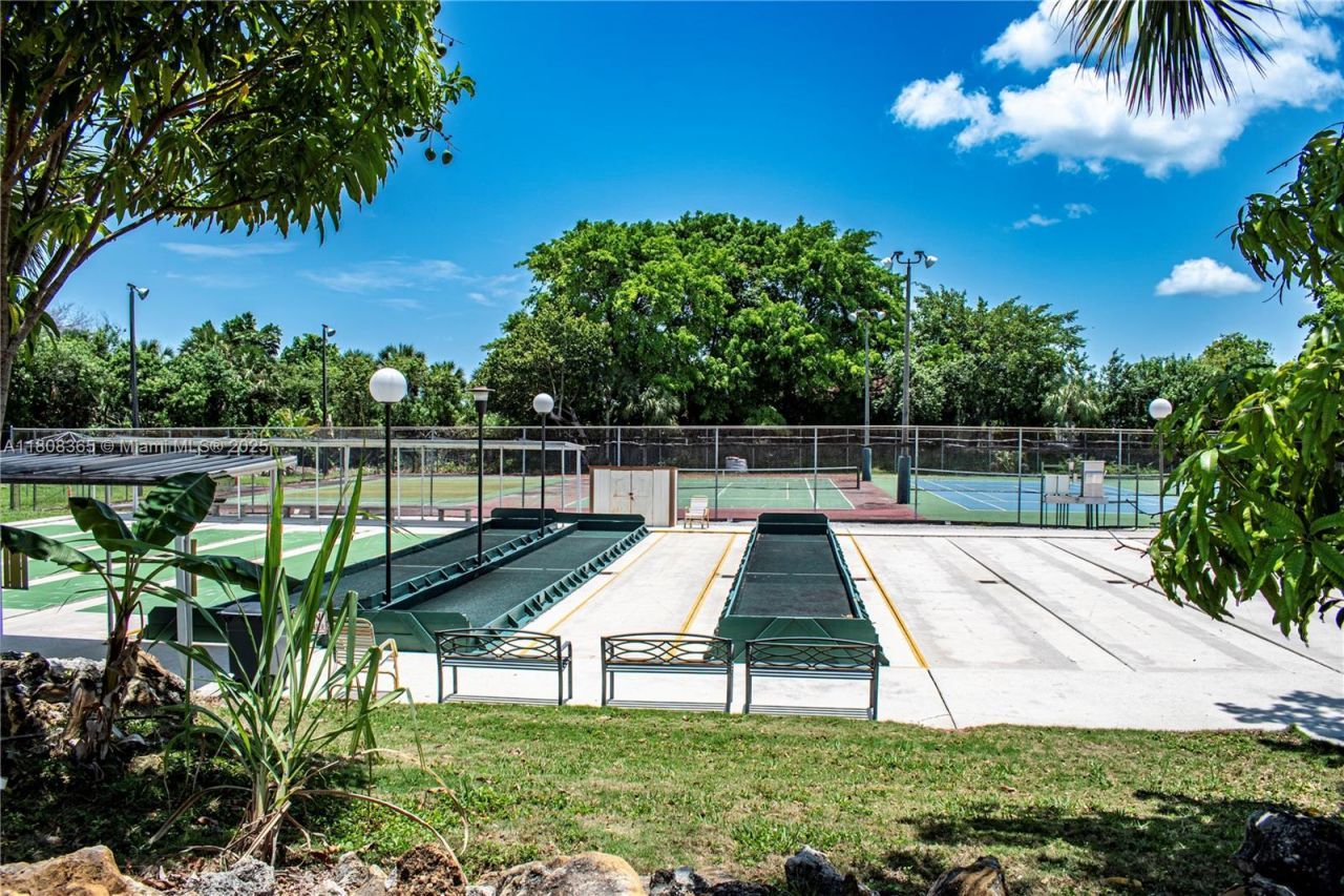 3090 Holiday Springs Blvd, Unit 305, Margate, FL 33063 Photo