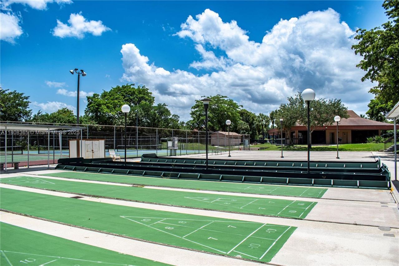 3090 Holiday Springs Blvd, Unit 305, Margate, FL 33063 Photo