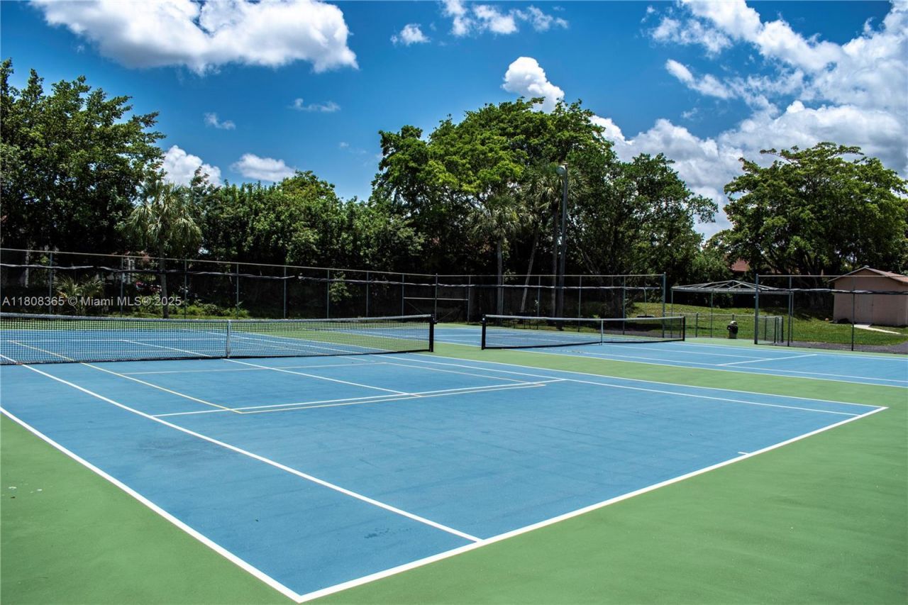 3090 Holiday Springs Blvd, Unit 305, Margate, FL 33063 Photo