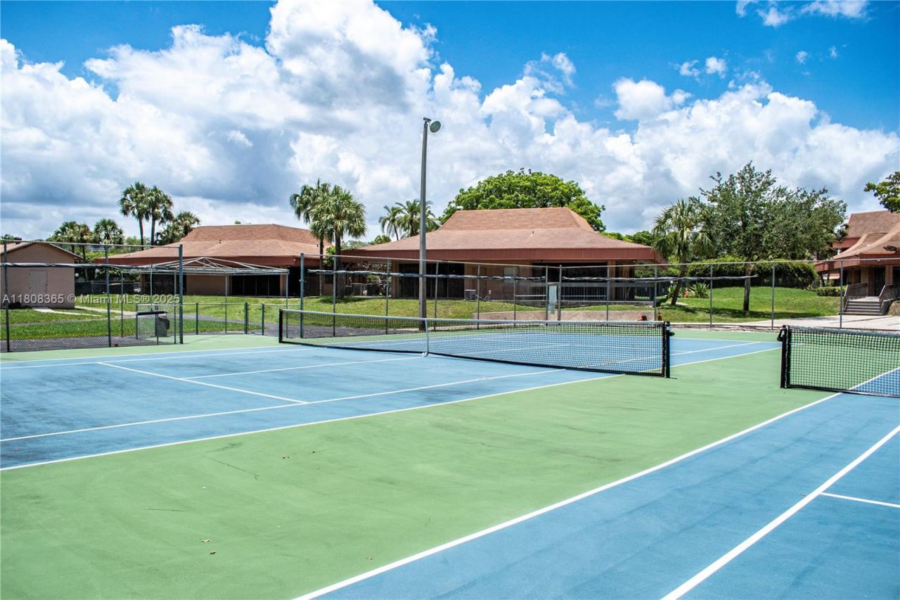 3090 Holiday Springs Blvd, Unit 305, Margate, FL 33063 Photo