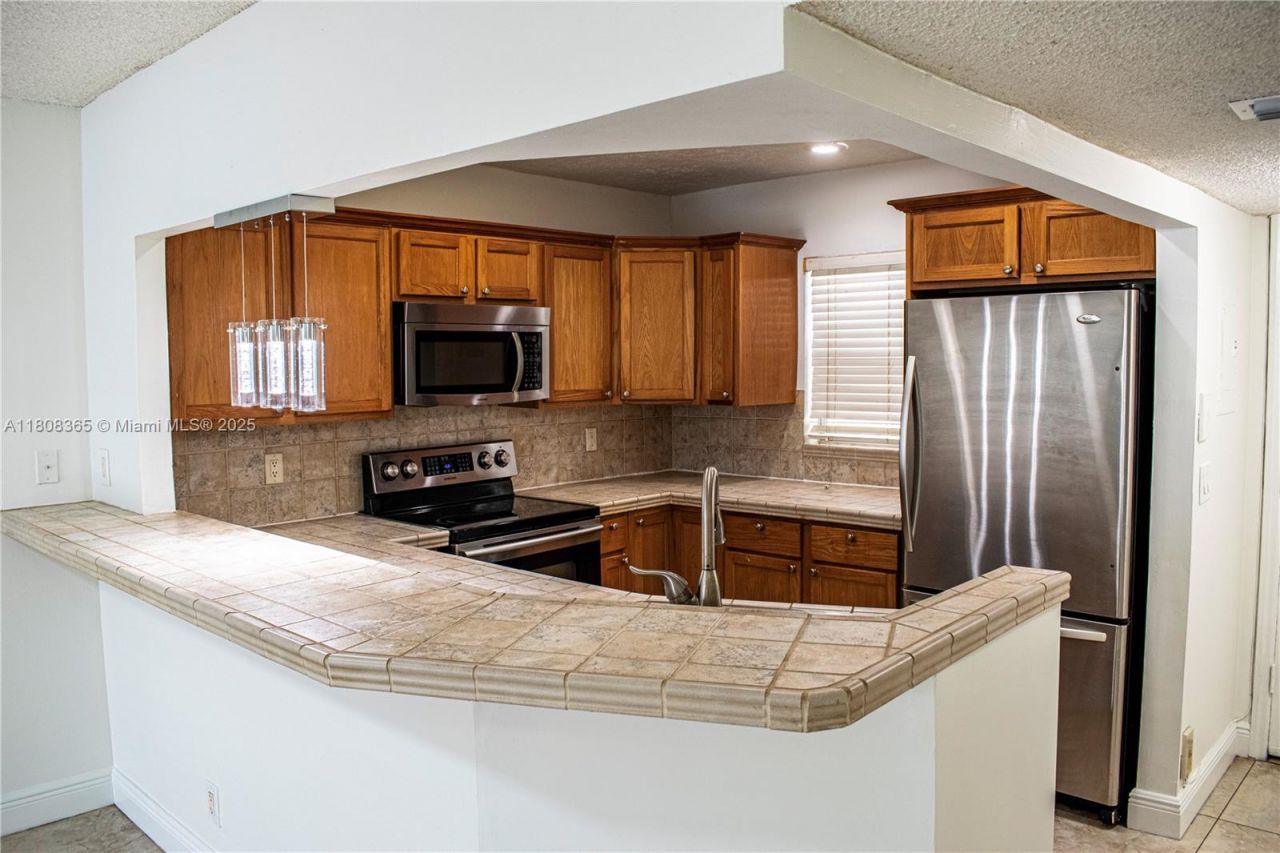 3090 Holiday Springs Blvd, Unit 305, Margate, FL 33063 Photo