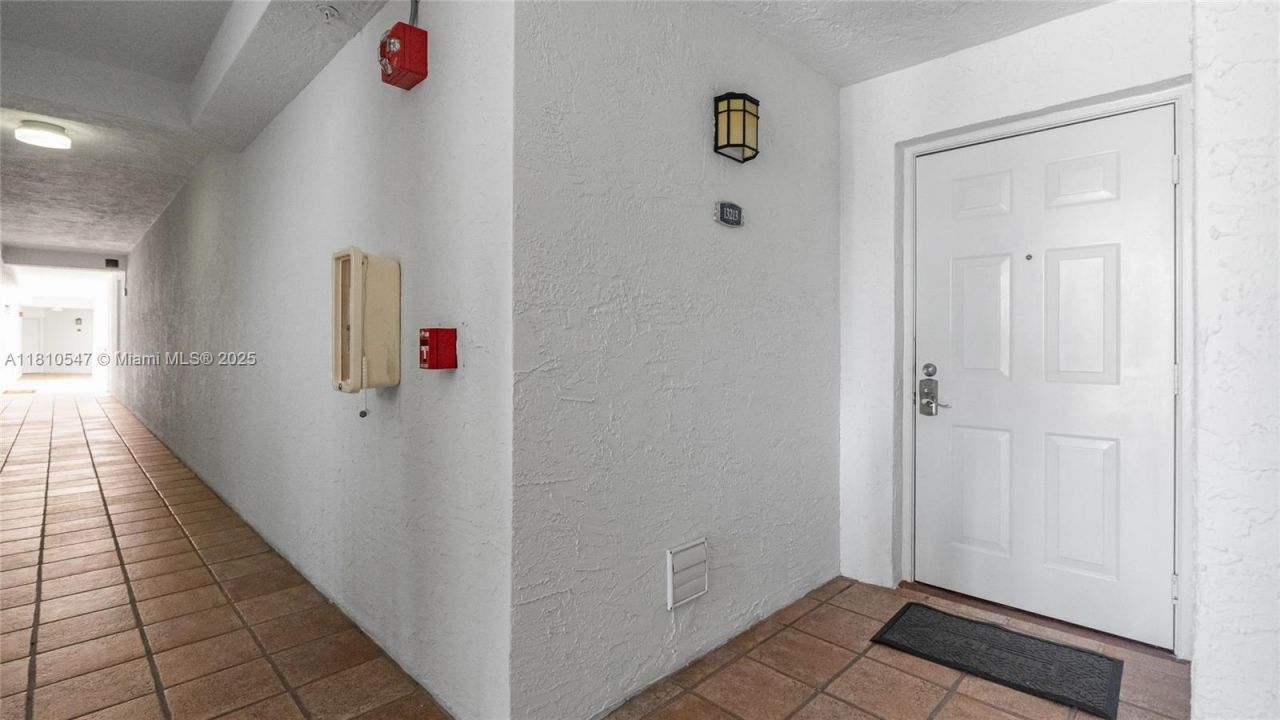 3245 NE 184th St, Unit 13213, Aventura, FL 33160 Photo