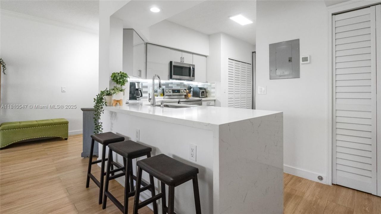 3245 NE 184th St, Unit 13213, Aventura, FL 33160 Photo