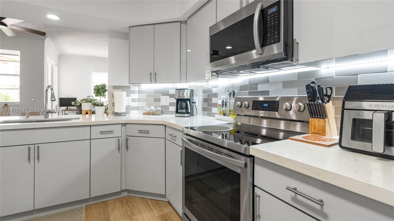 3245 NE 184th St, Unit 13213, Aventura, FL 33160 Photo