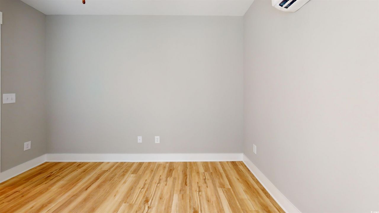 52 Fish Shack Alley Photo 12