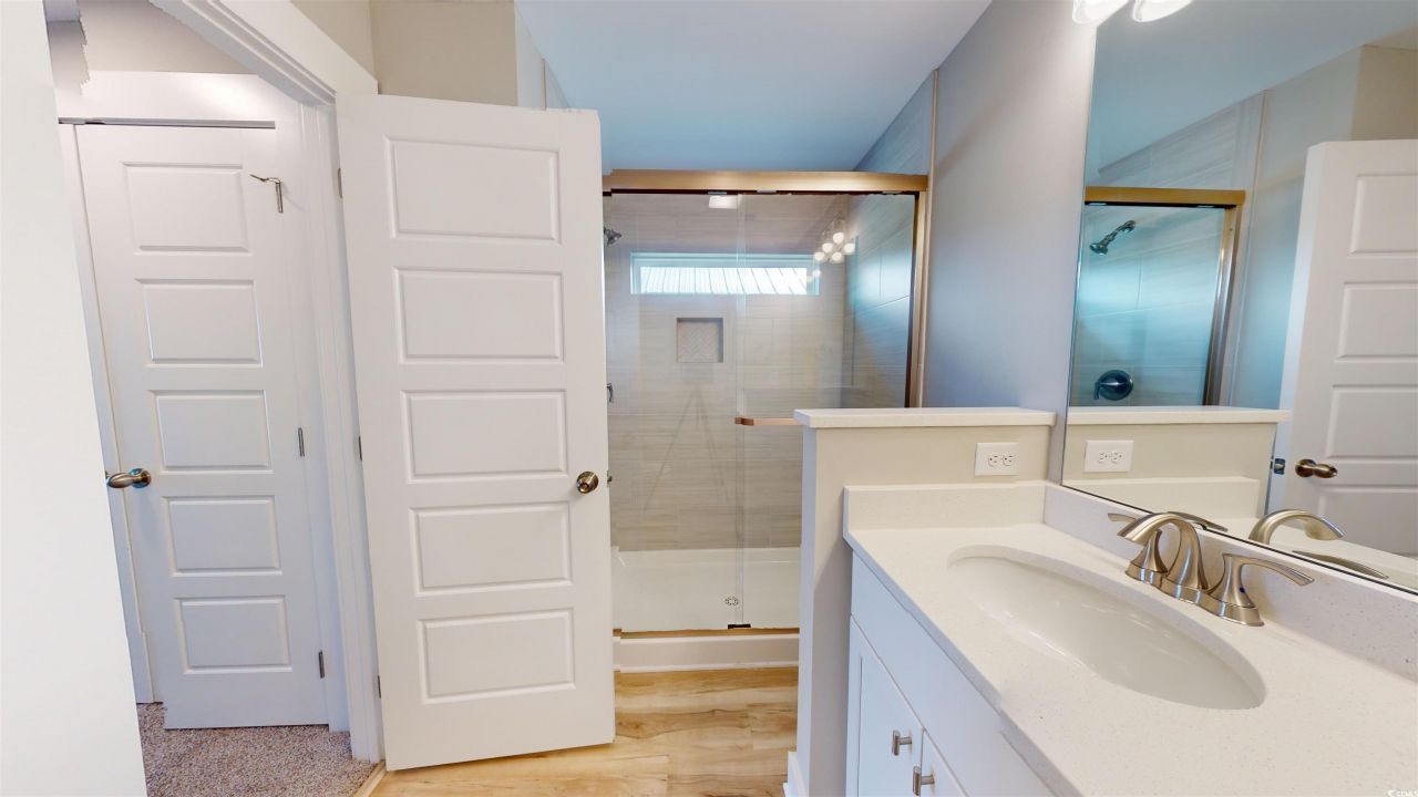 52 Fish Shack Alley Photo 28