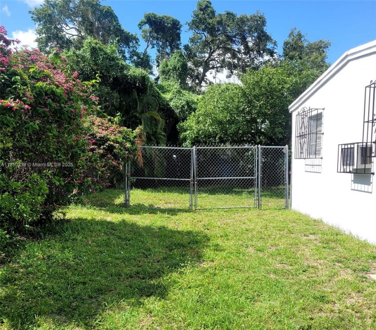 1760 NW 127th St, Miami, FL 33167 Photo