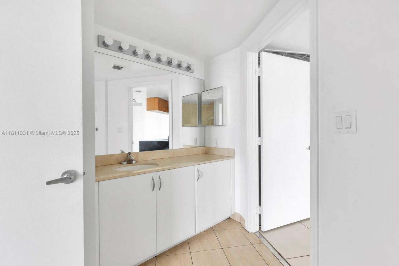 1750 N Bayshore Dr, Unit 4801, Miami, FL 33132 Photo