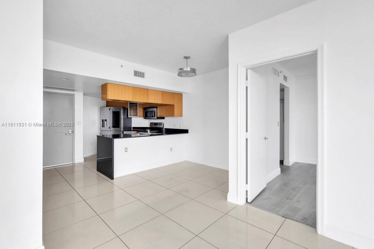 1750 N Bayshore Dr, Unit 4801, Miami, FL 33132 Photo