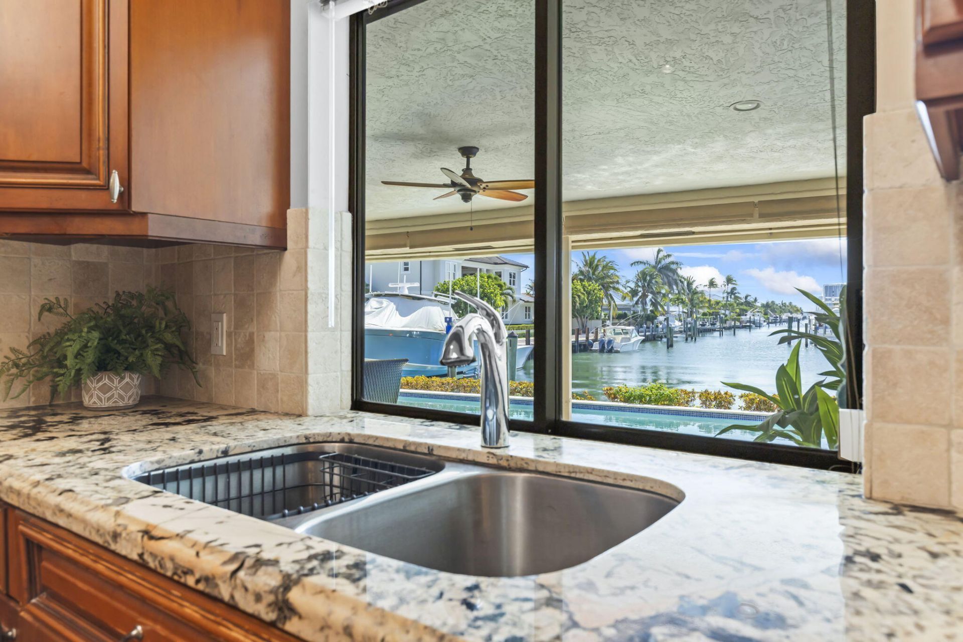 3819 N Ocean Drive, Singer Island, FL 33404 Photo