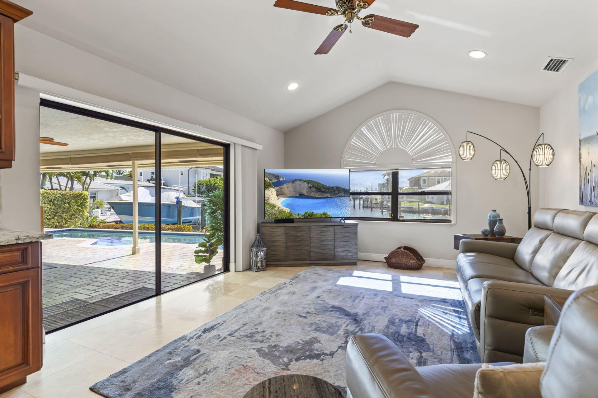 3819 N Ocean Drive, Singer Island, FL 33404 Photo